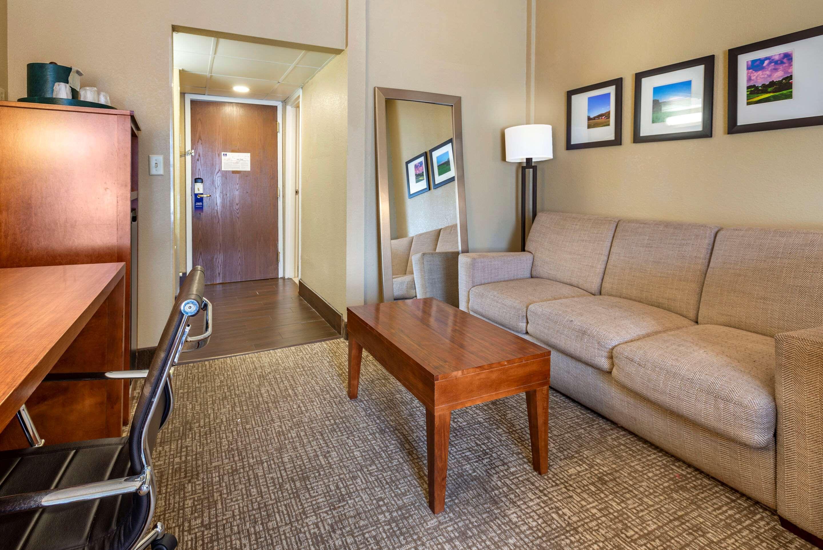Comfort Suites Bethlehem Near Lehigh University And Lvi Airport Bagian luar foto