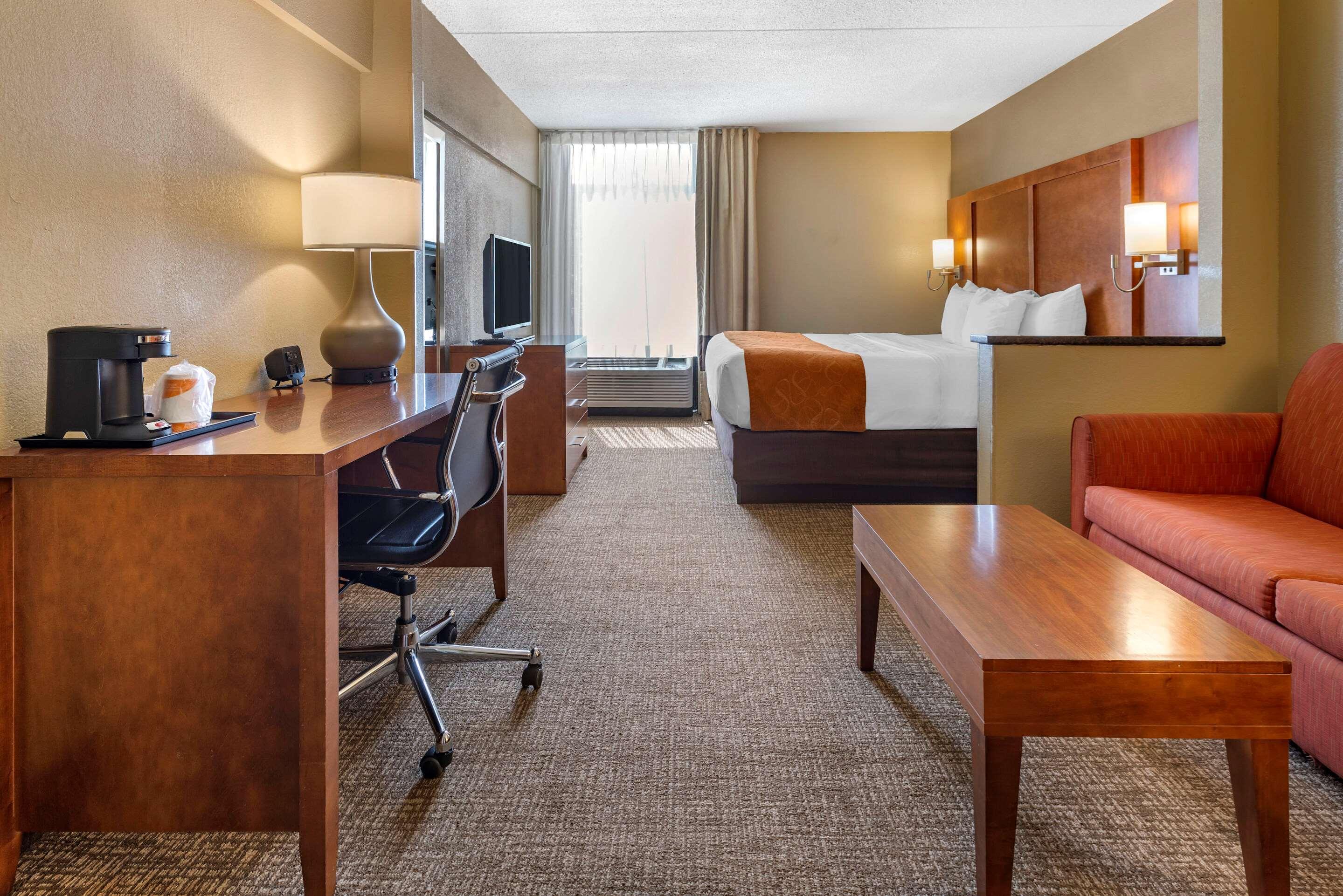 Comfort Suites Bethlehem Near Lehigh University And Lvi Airport Bagian luar foto