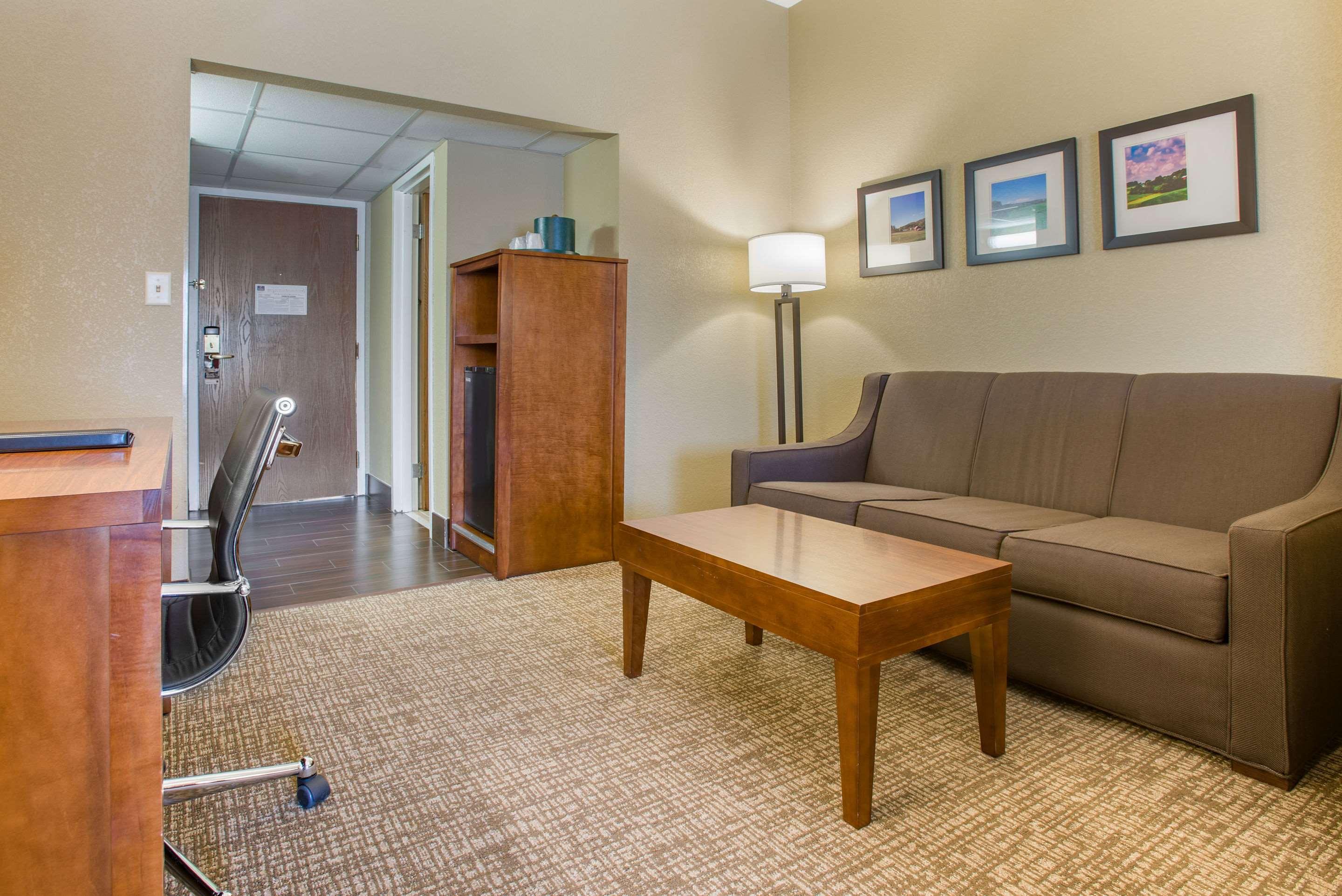 Comfort Suites Bethlehem Near Lehigh University And Lvi Airport Bagian luar foto