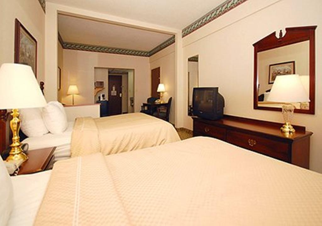 Comfort Suites Bethlehem Near Lehigh University And Lvi Airport Bagian luar foto