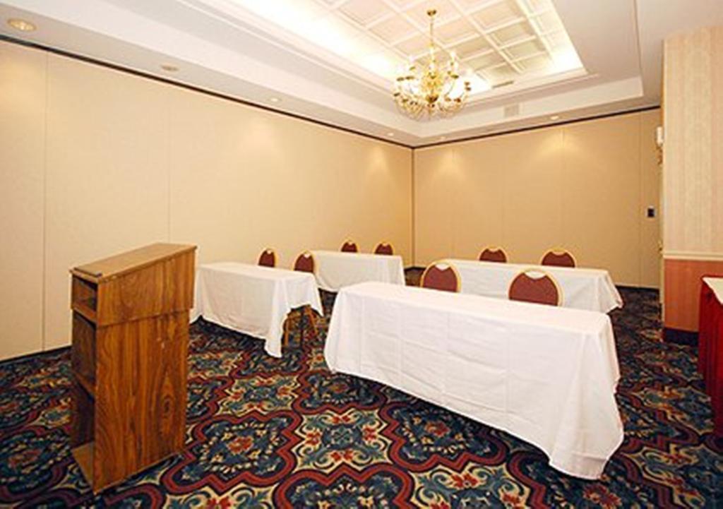 Comfort Suites Bethlehem Near Lehigh University And Lvi Airport Bagian luar foto