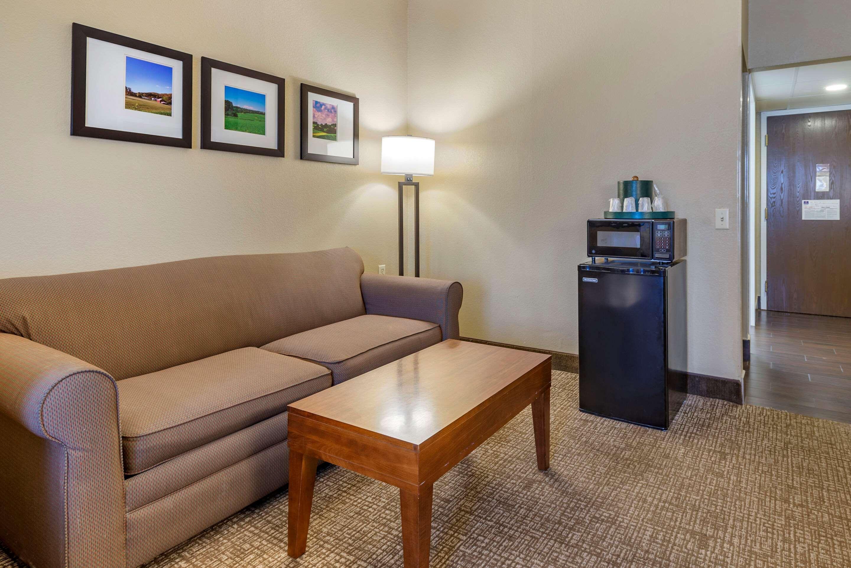 Comfort Suites Bethlehem Near Lehigh University And Lvi Airport Bagian luar foto