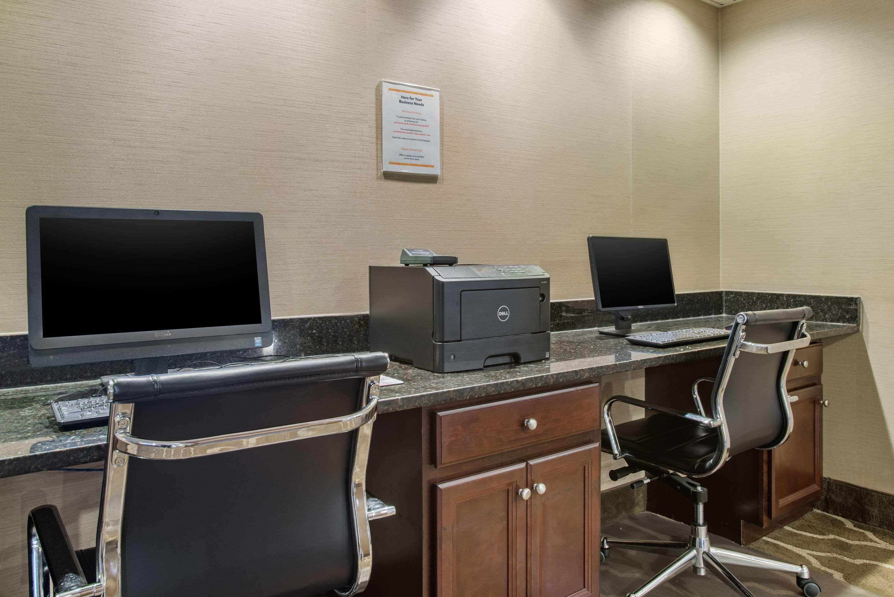Comfort Suites Bethlehem Near Lehigh University And Lvi Airport Bagian luar foto