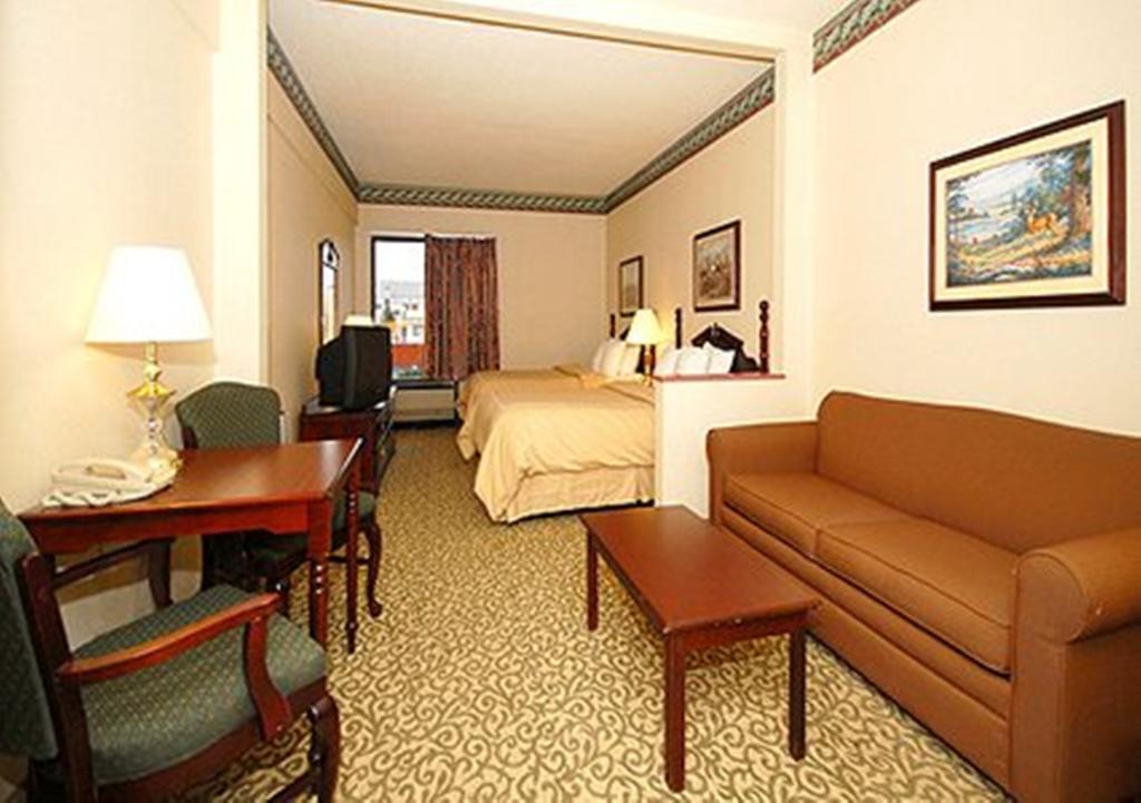 Comfort Suites Bethlehem Near Lehigh University And Lvi Airport Bagian luar foto