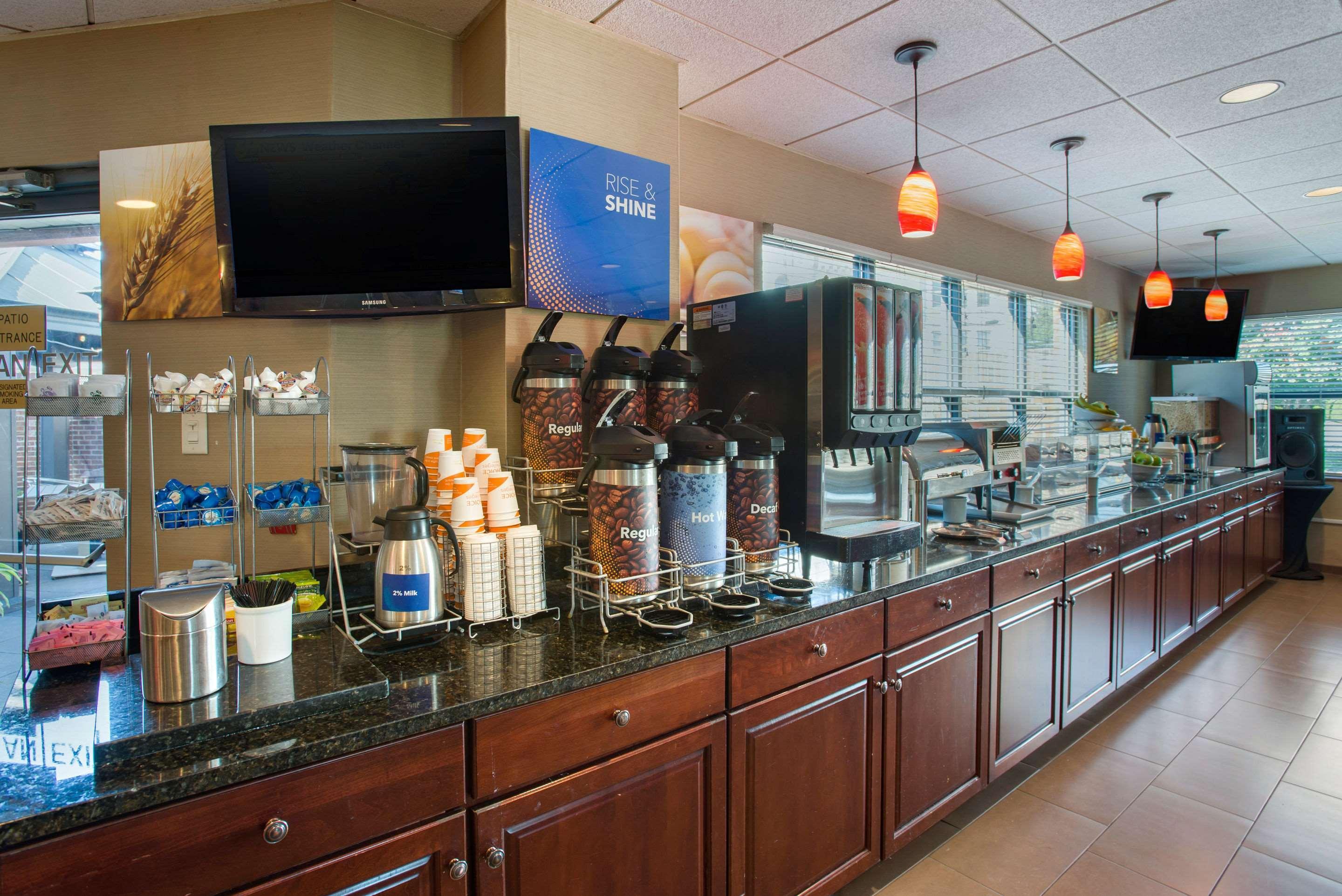 Comfort Suites Bethlehem Near Lehigh University And Lvi Airport Bagian luar foto