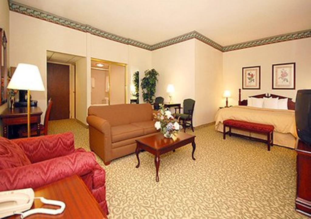 Comfort Suites Bethlehem Near Lehigh University And Lvi Airport Bagian luar foto