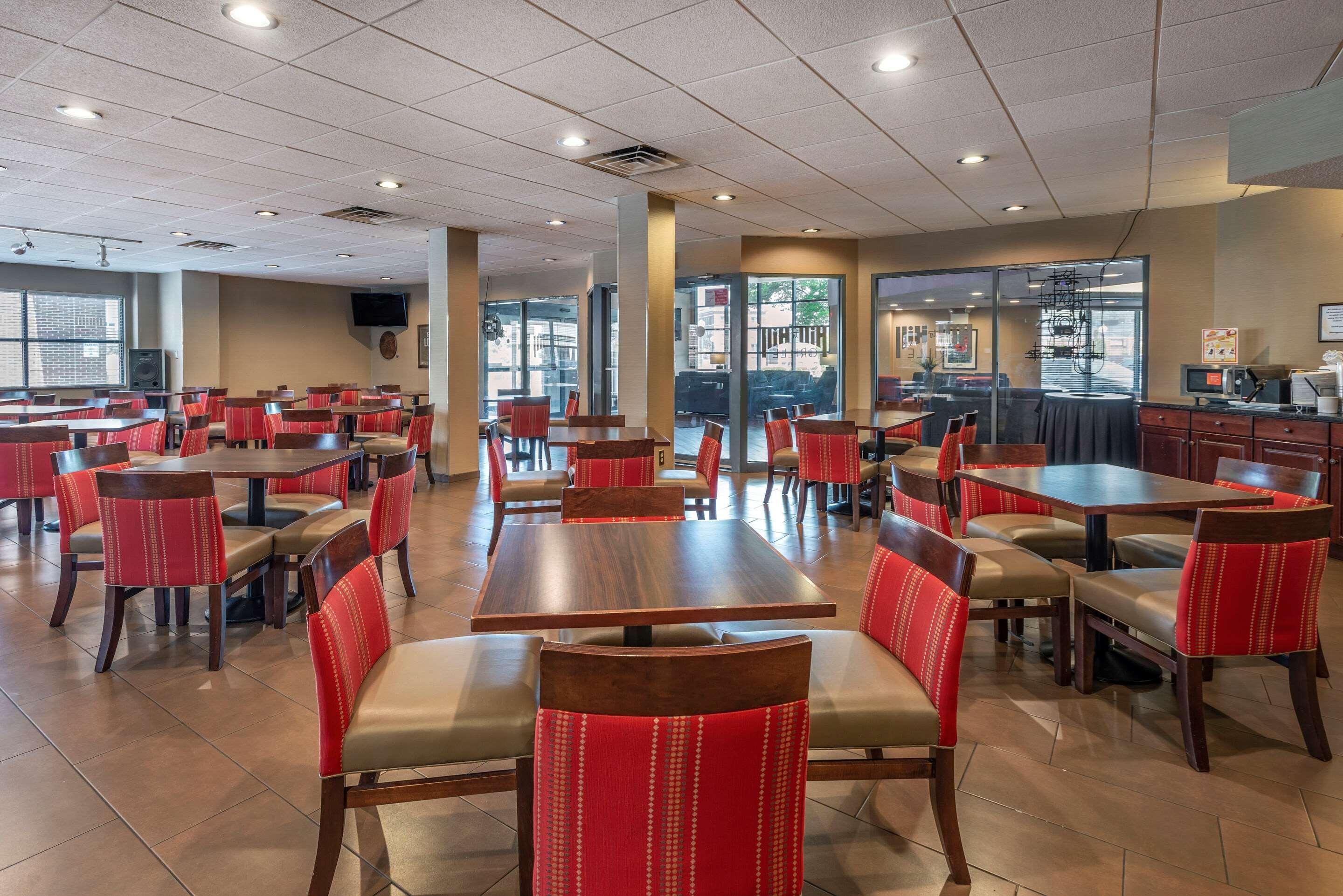 Comfort Suites Bethlehem Near Lehigh University And Lvi Airport Bagian luar foto