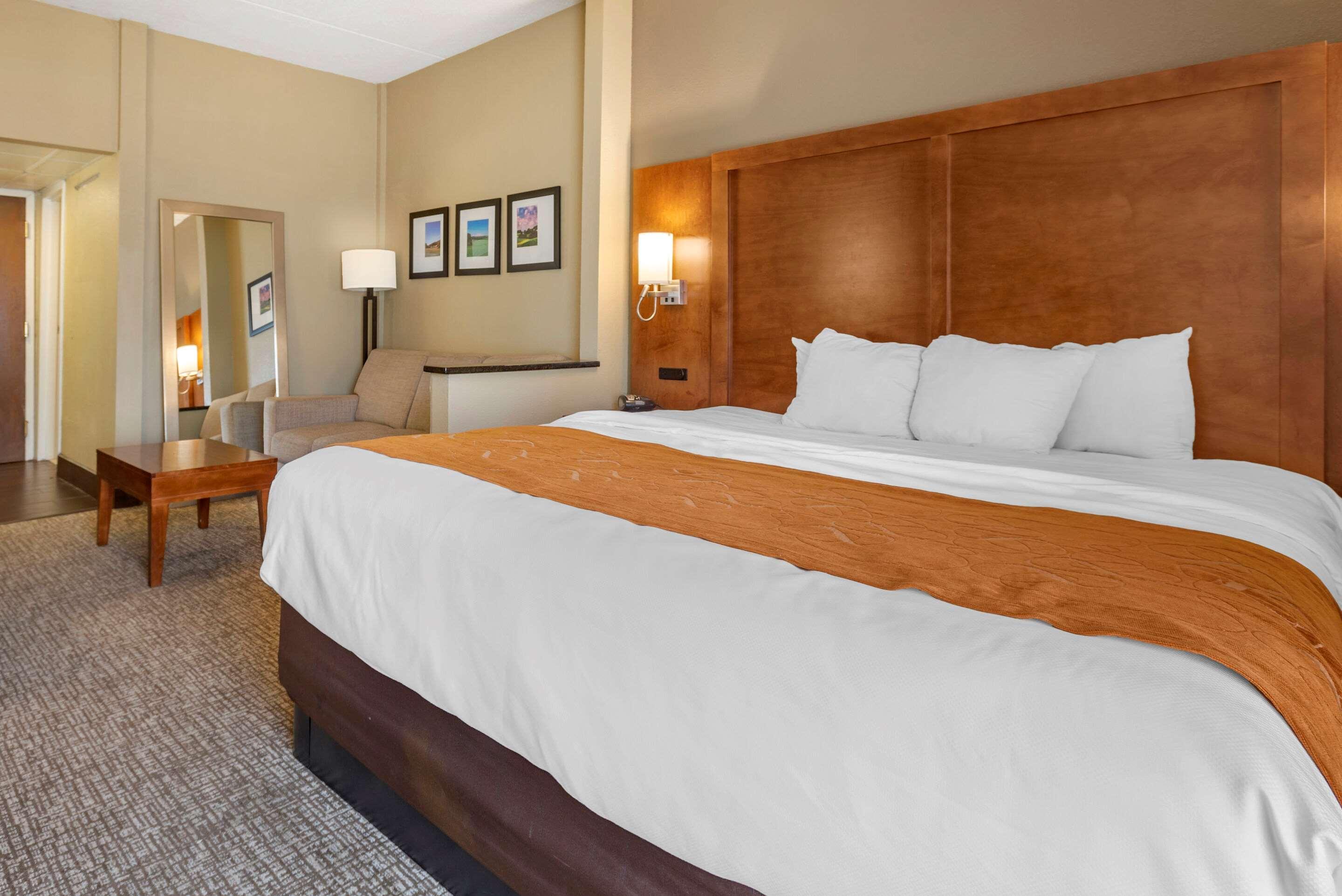Comfort Suites Bethlehem Near Lehigh University And Lvi Airport Bagian luar foto