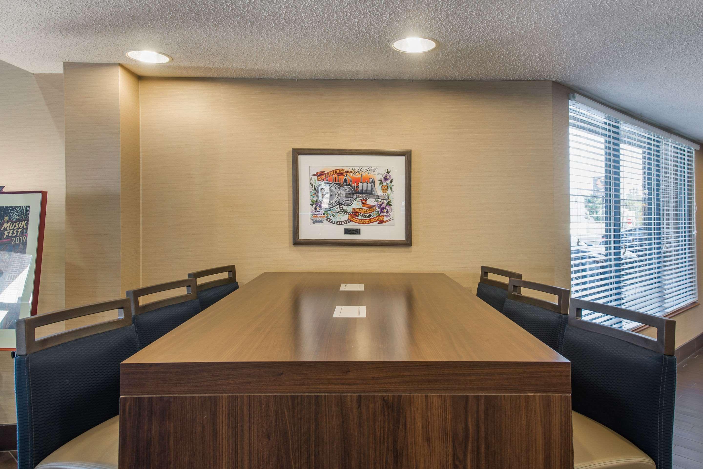 Comfort Suites Bethlehem Near Lehigh University And Lvi Airport Bagian luar foto